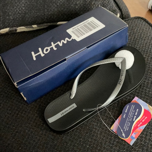 Hotmarzz Flip Flops - Picture 2 of 4